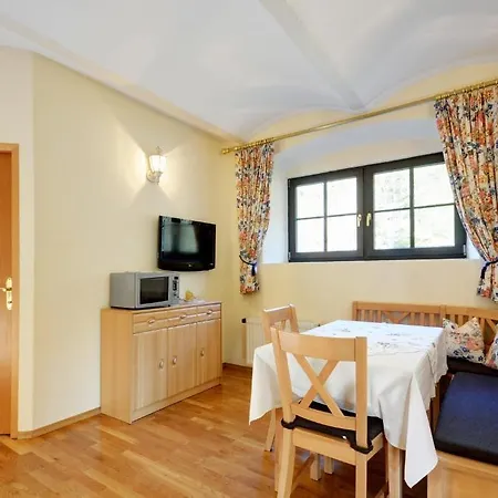 Pilsachhof 3*