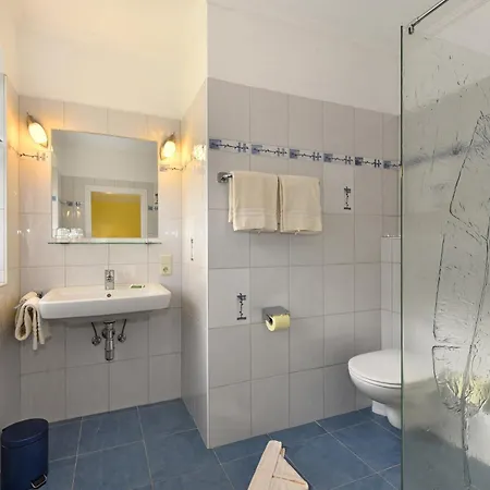 Pilsachhof 3*